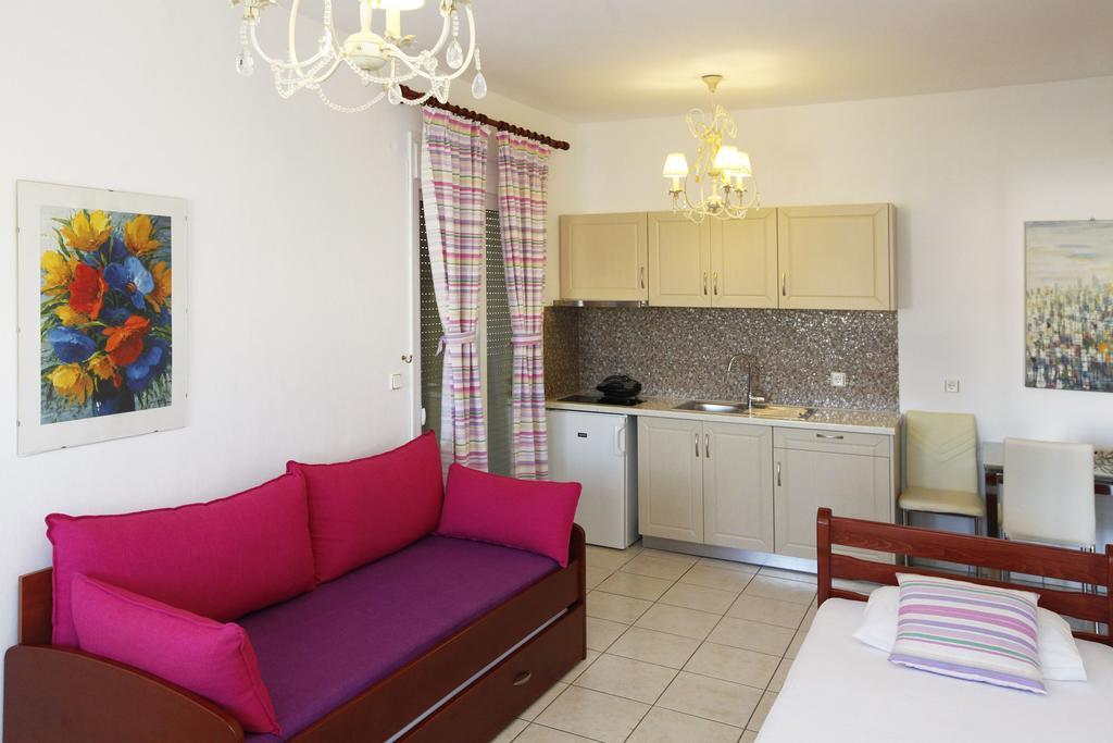Nereids Apartments&Studios Chrysi Ammoudia Buitenkant foto