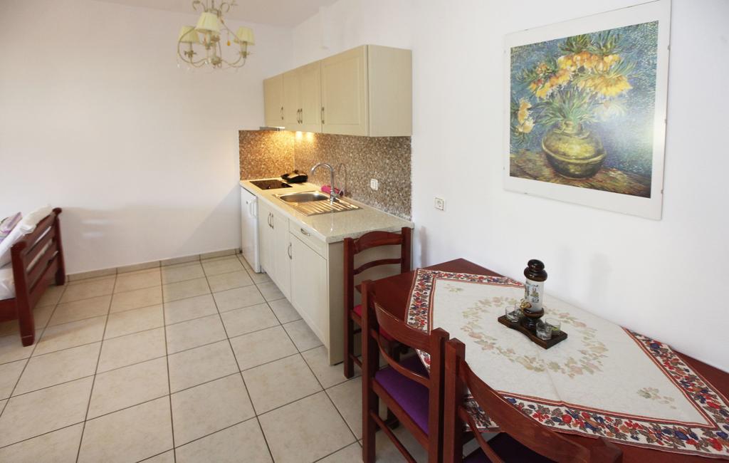 Nereids Apartments&Studios Chrysi Ammoudia Buitenkant foto